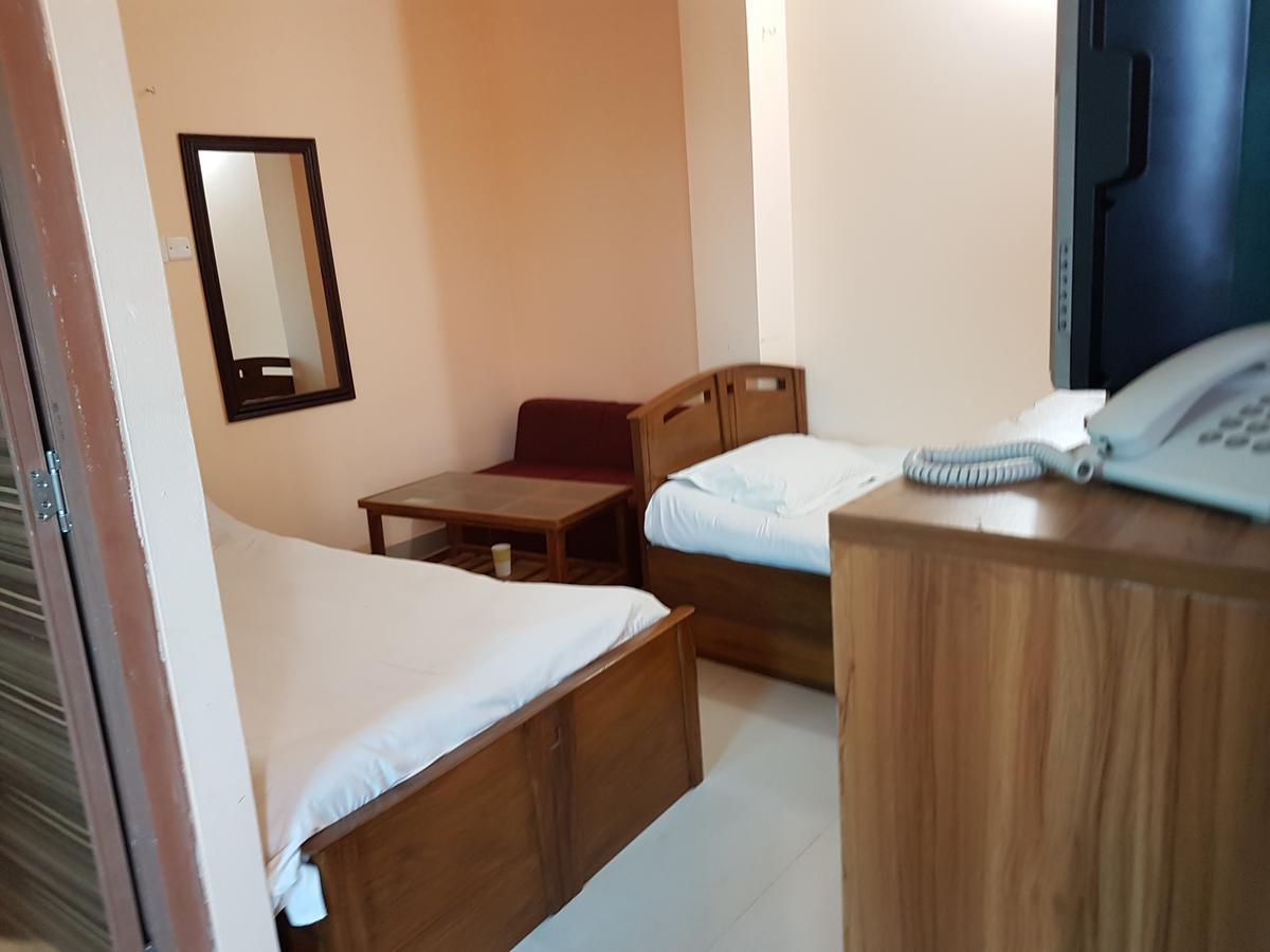 Hotel Diamond Park Dakhin Kattali Exterior photo